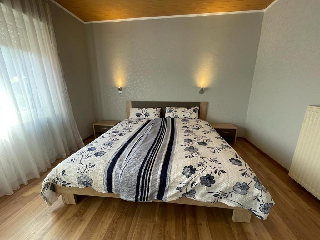 Ferienwohnung Lion Krummhörn エクステリア 写真