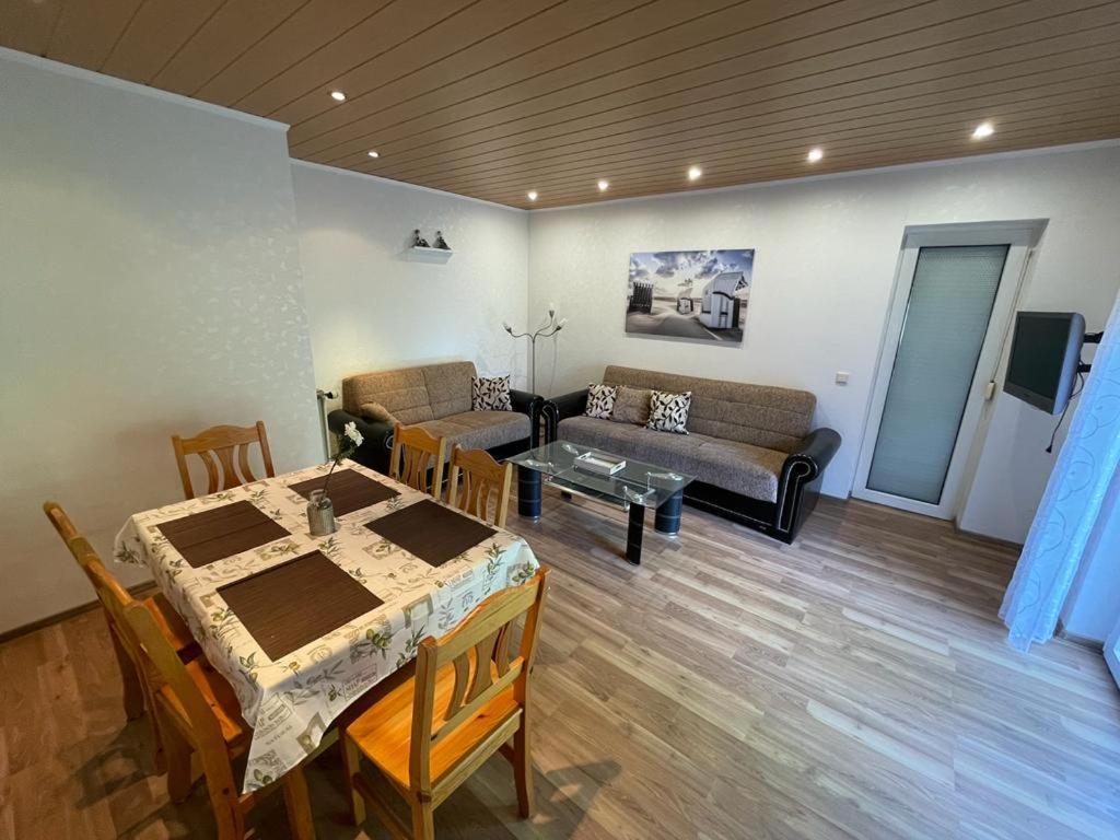 Ferienwohnung Lion Krummhörn エクステリア 写真